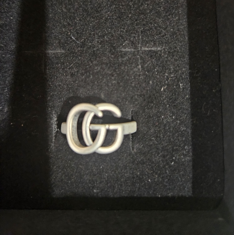 Elegant Silver Ring
